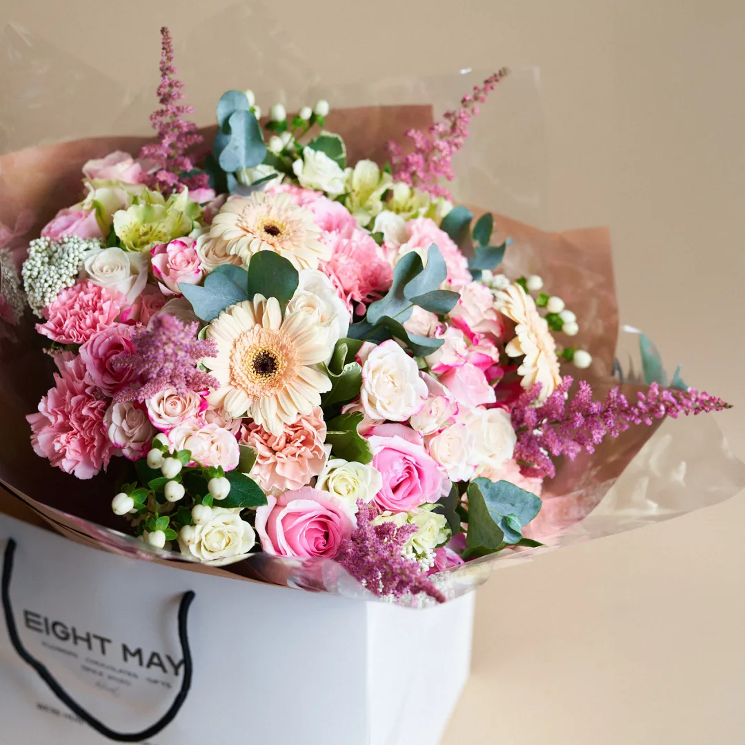  Medium-sized rose bouquet2